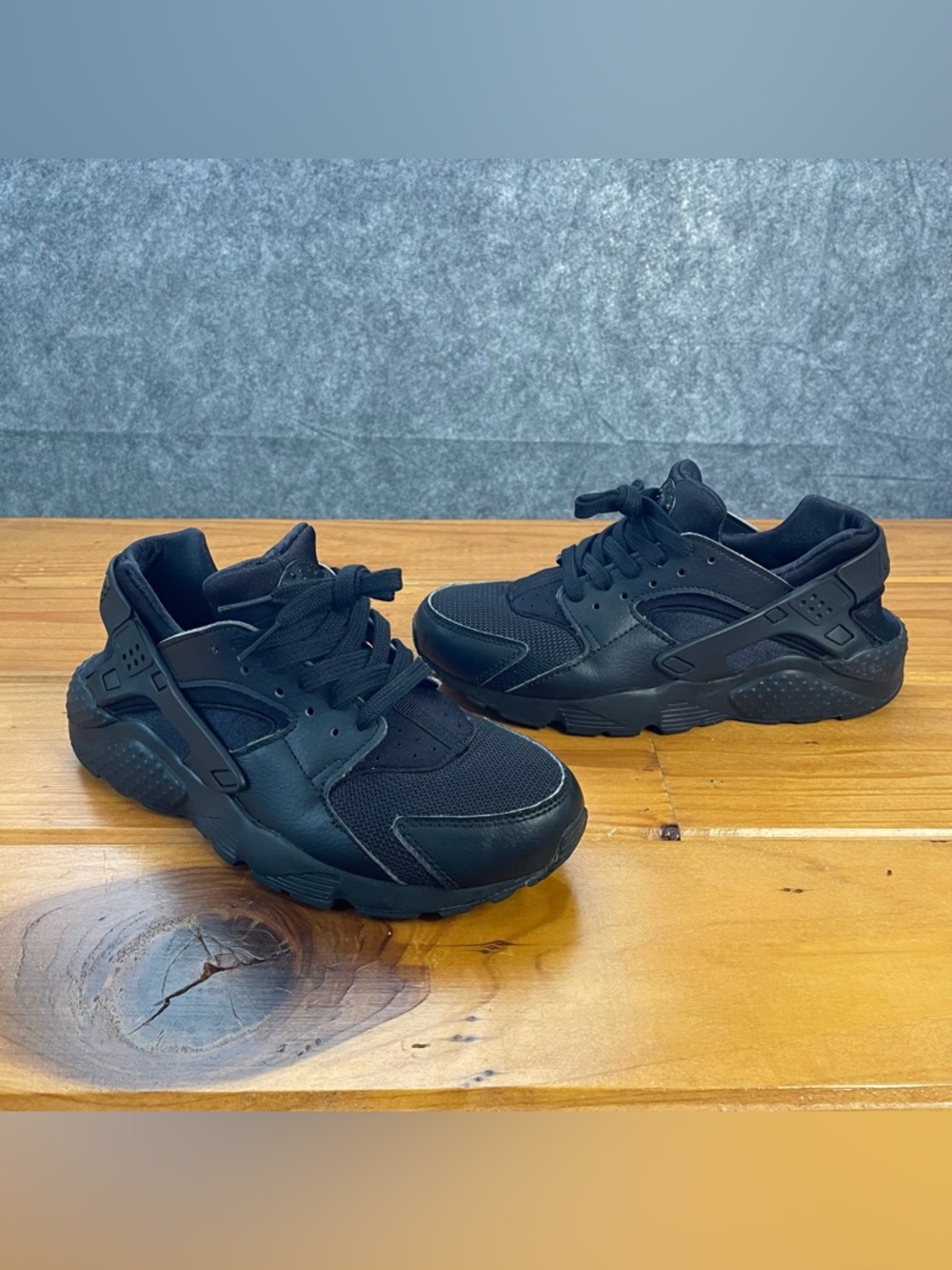 Nike Air Huarache Shoes Boys Size 6.5Y Triple Black Shoes Sneakers 654275-016
